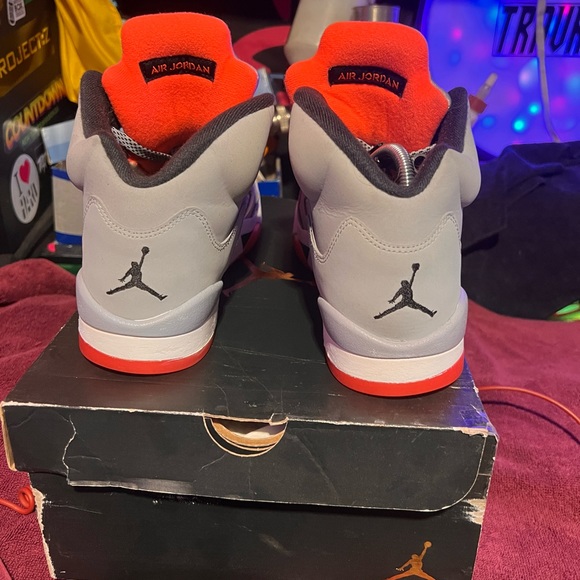 Jordan 5 Retro GG 'Hot Lava' 5’s WOLF GREY/BLACK-HOT LAVA-WHITE release 05/09/15 - Picture 3 of 9